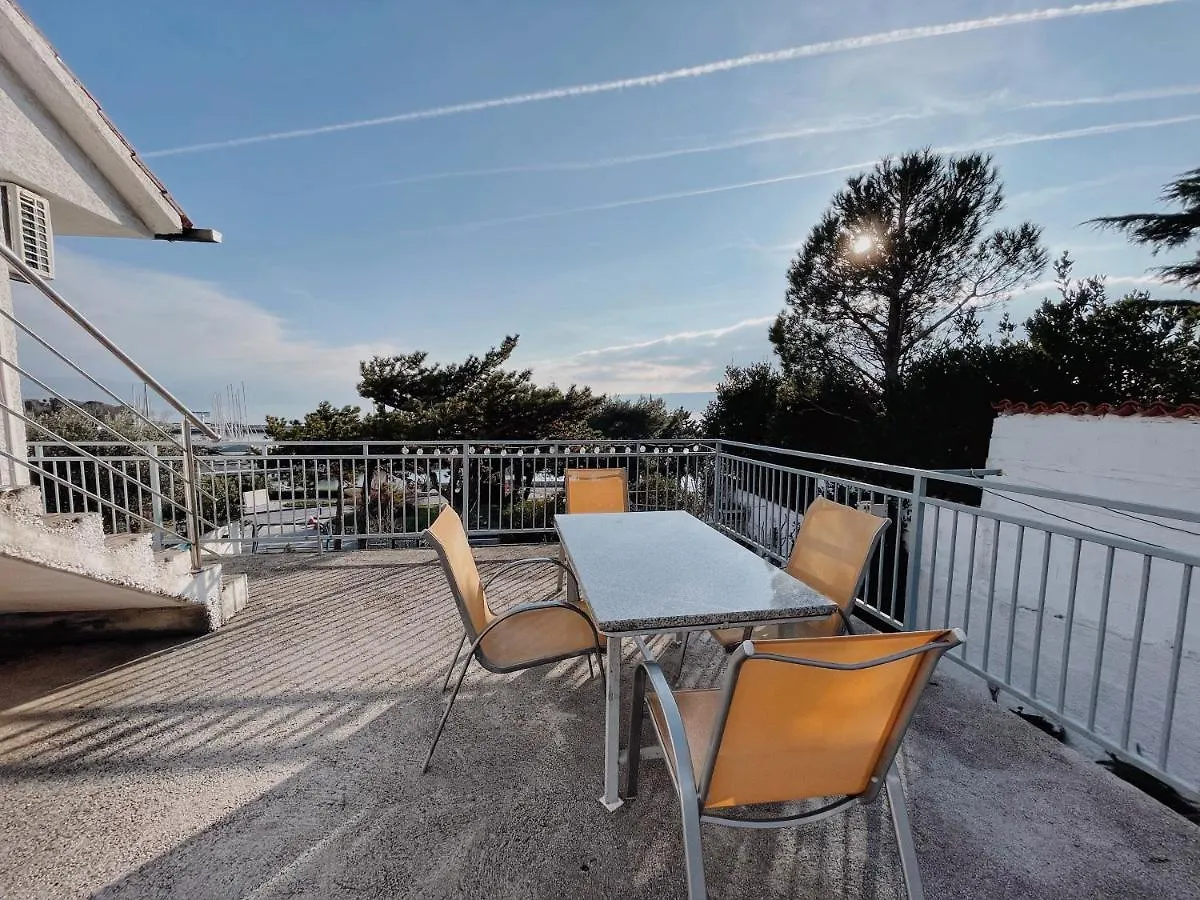 Apartments Zoricic Novi Vinodolski 0*,